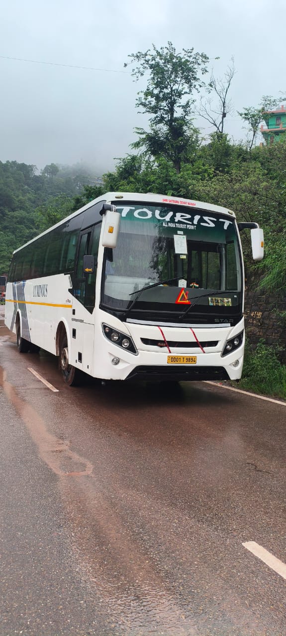 bus on rent in delhi